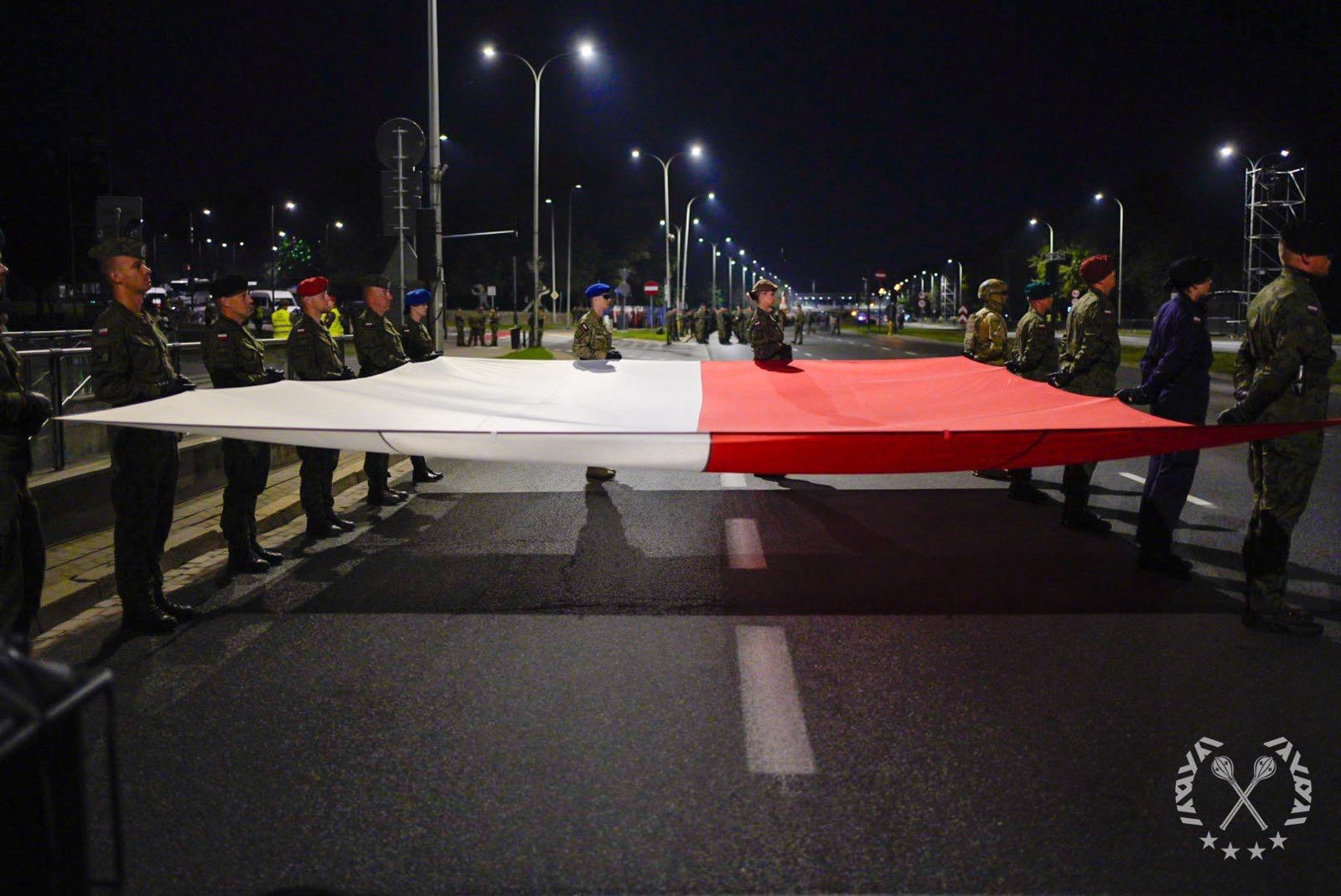 Nocny przejazd czołgów przez Warszawę