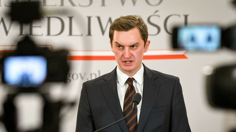 Budżet UE. Sebastian Kaleta o zapowiedzi Very Jourowej: "grillowanie Polski"