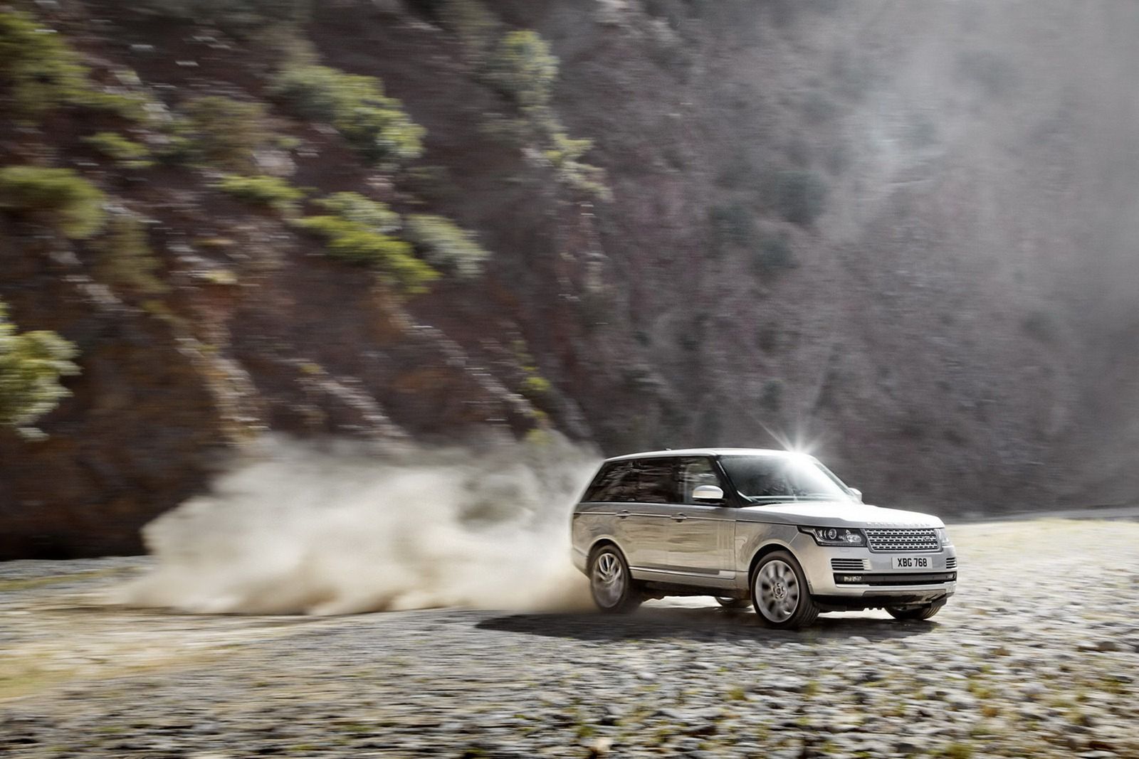 Nowy Ranger Rover (2013) w obszernej galerii 65