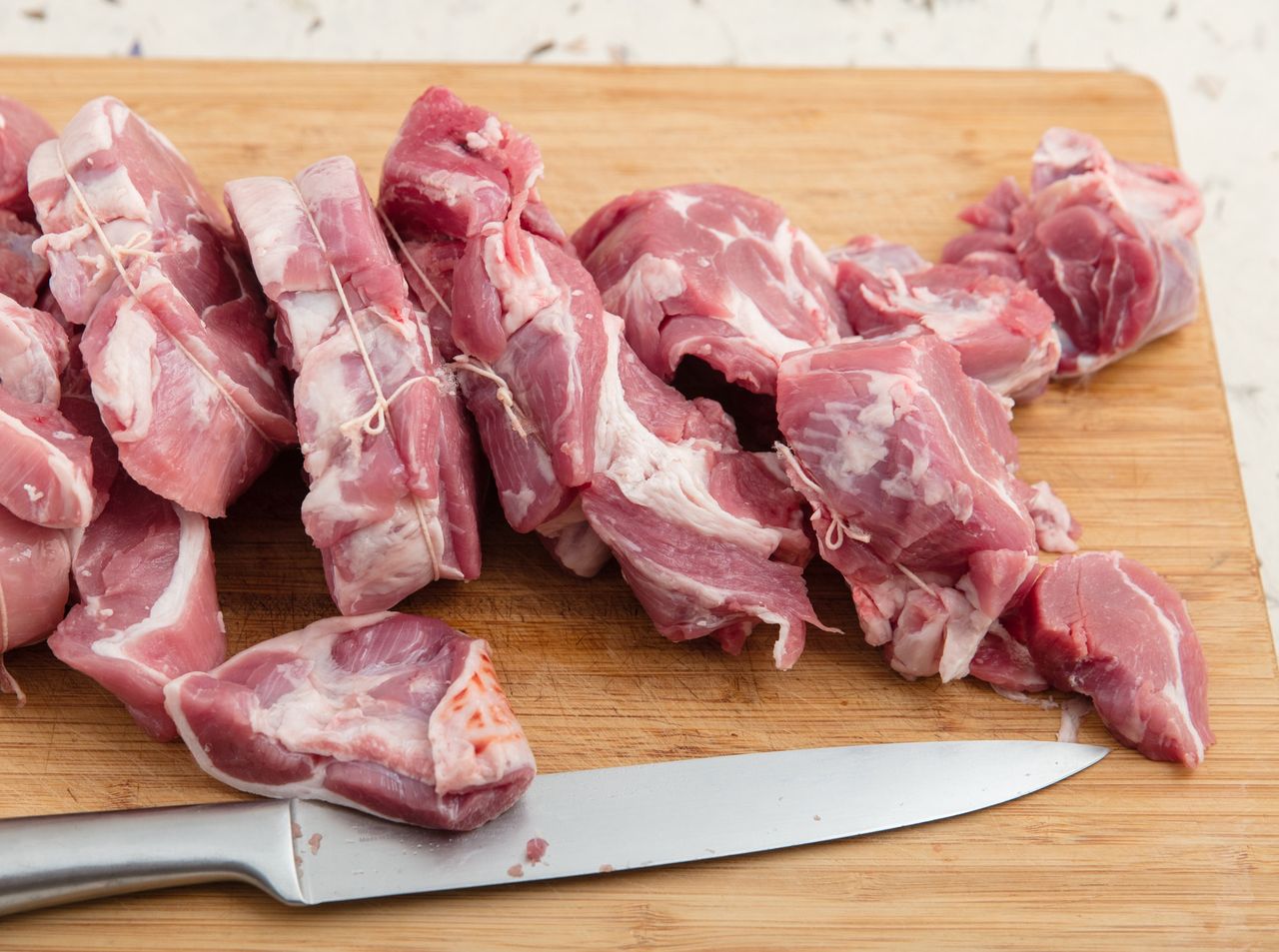 How to properly cut meat?