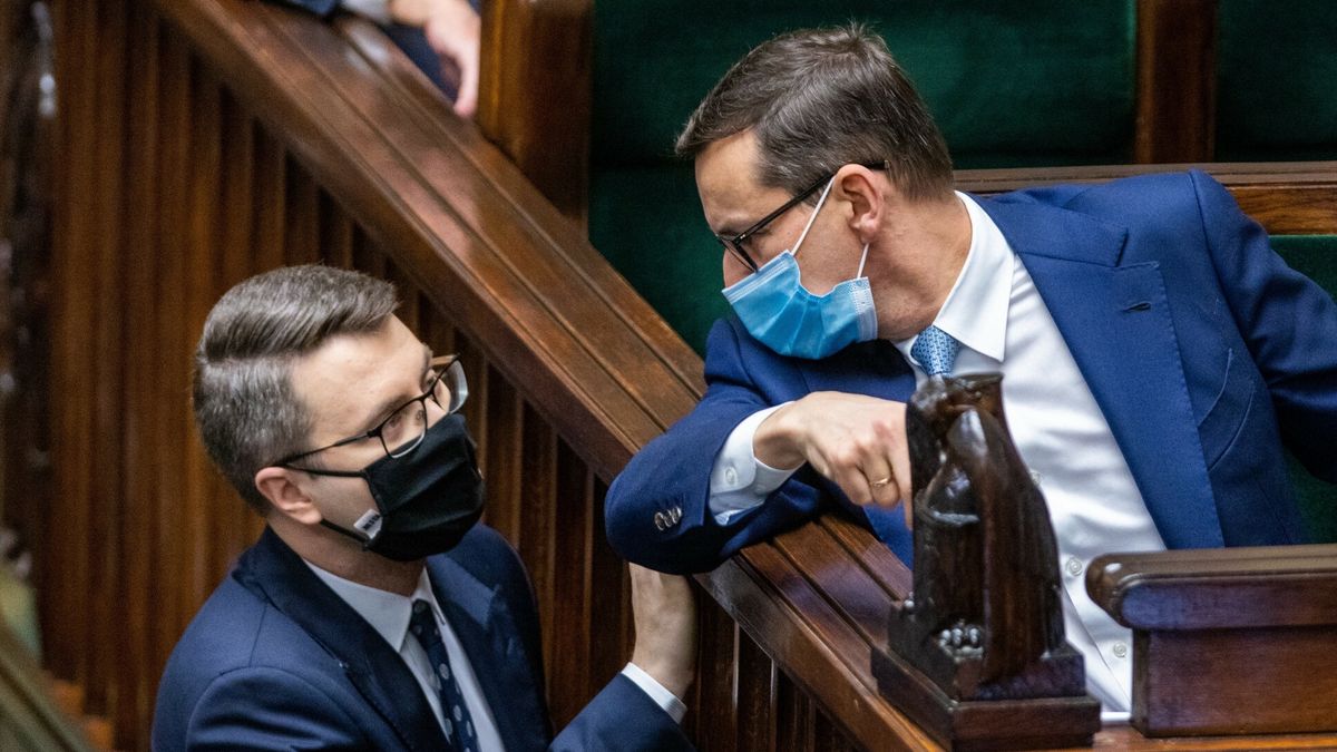 W poniedziałek rząd rozmawiał z opozycją m.in. o konfiskacie rosyjskich majątków i sankcjach podatkowych 