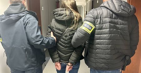 Audi jechało całą szerokością drogi. Kierująca autem 35-latka miała ponad 4 promile we krwi