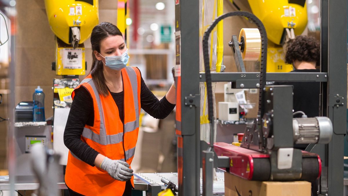 Płace pracowników Amazon poziomu początkowego wzrosną o 12,5 proc. 