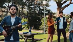 Bard śpiewa o nowych smakach Lecha Free (wideo)