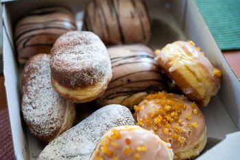 Żywność ultraprzetworzona jak papierosy? Naukowcy apelują o regulacje