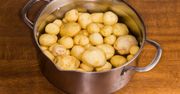 Wiesz, jak długo gotować młode ziemniaki? Będą miękkie, nie rozwalą się i zachowają pełnię wartości