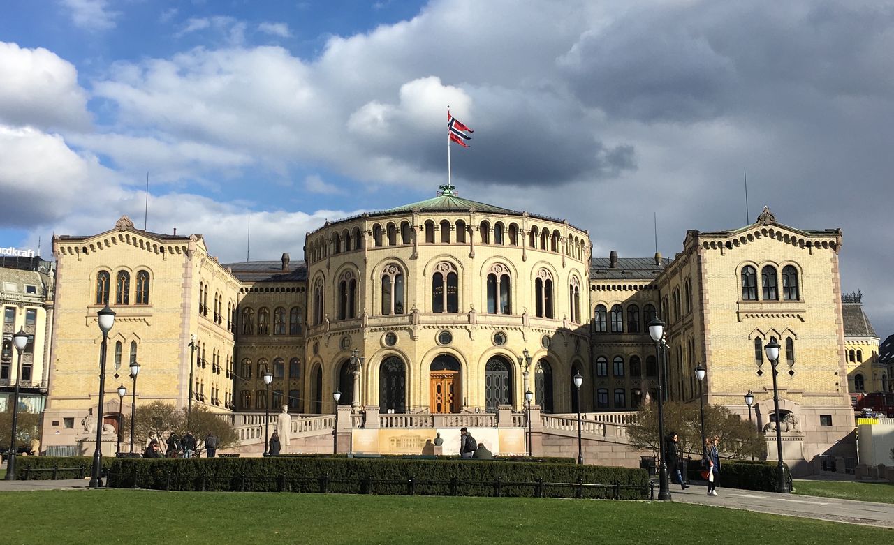 Norwegian Parliament shut down after bomb threat, special forces on scene