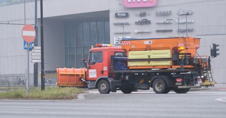 Kto odpowie za śliskie ulice i chodniki w Lublinie? Jeszcze we wtorek ZDiTM zapewniał, że służby są w gotowości, a wyszło jak zawsze…