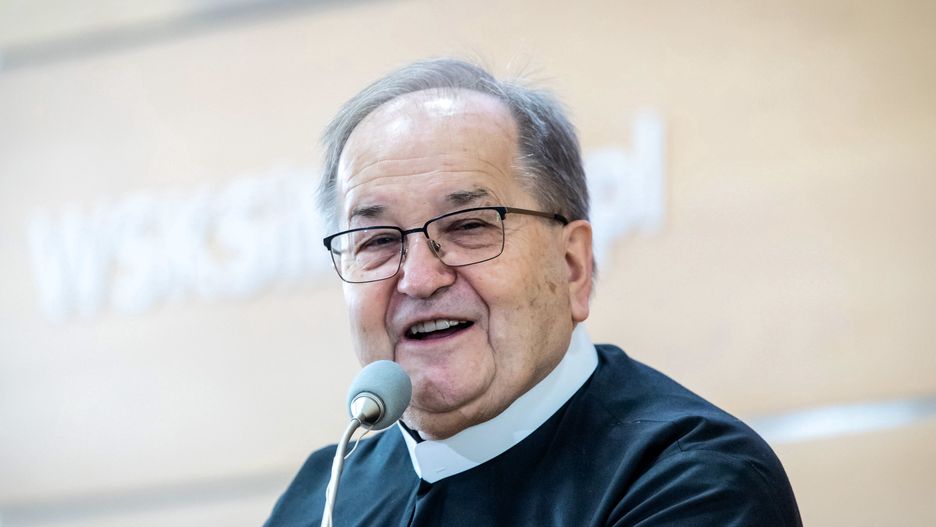 Koronawirus w Polsce. Ojciec Rydzyk reaguje na sytuację, również biznesowo
