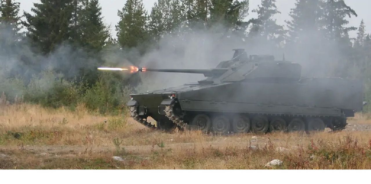 The CV9035DK crew can conduct fire in hunter-killer mode, and the relatively easy exchange of the barrel for a 50-millimeter one will allow for an increase in firepower.