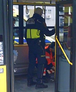 Przyjechali zabrać "pijanego" pasażera. Uratowali mu życie