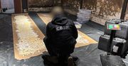 Narkotykowa fabryka w dawnej stadninie. Miliony złotych w towarze przejęte przez służby