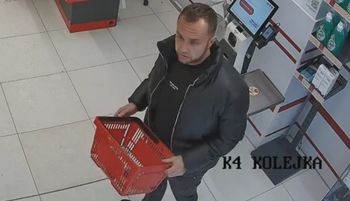 Ujęcie z Rossmanna. Pokazali twarz mężczyzny. Incydent z 12.01