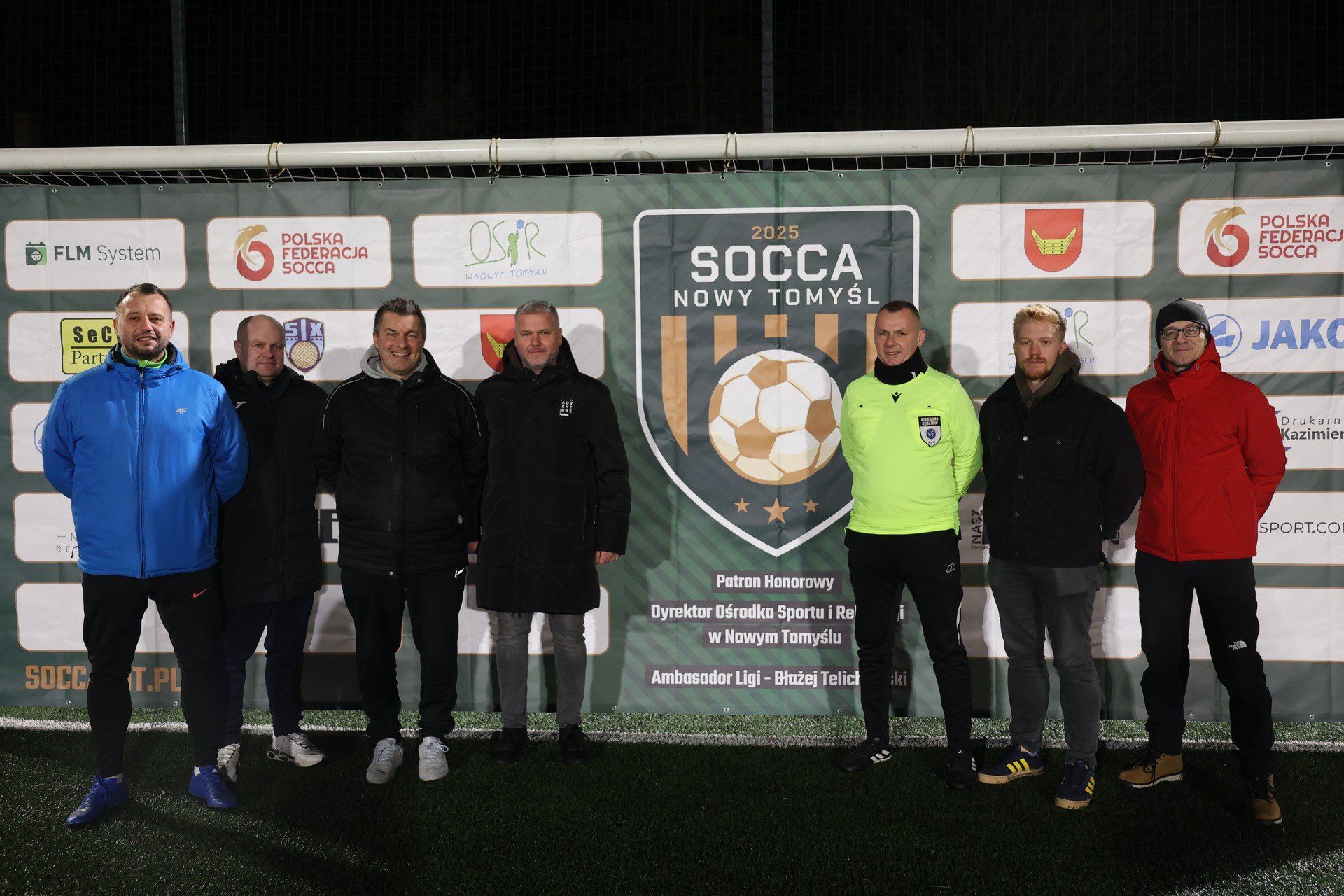 Goście otwarcia i organizatorzy - radni i lokalni działacze wspierają rozwój sportu w mieście