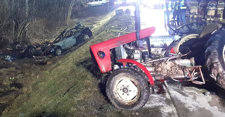 BMW zderzyło się z ciągnikiem. Nie żyje maturzysta. Szkoła w żałobie