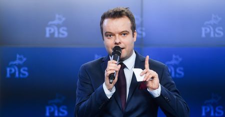 Nietypowy apel. Rzecznik PiS atakuje Grodzkiego