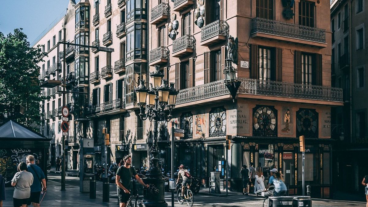 Od 2028 roku w Barcelonie nie będzie już mieszkań na wynajem dla turystów