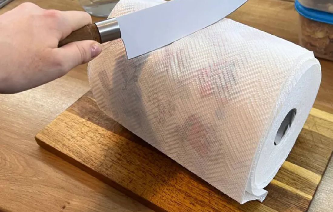 Przekrój ręcznik papierowy na pół. Trik robi furorę