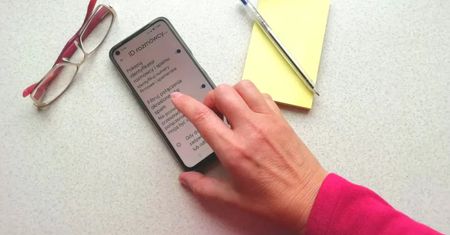 Telemarketerzy atakują cię telefonami? Wciśnij to w swoim smartfonie