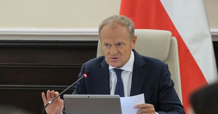 Spór w PiS. W KO "cieszą się ostrożnie". Obawiają się Konfederacji