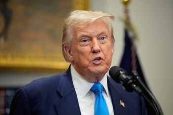 Trump wzywa koncerny farmaceutyczne ws. leków. Grozi, jeśli nie obniżą ich cen