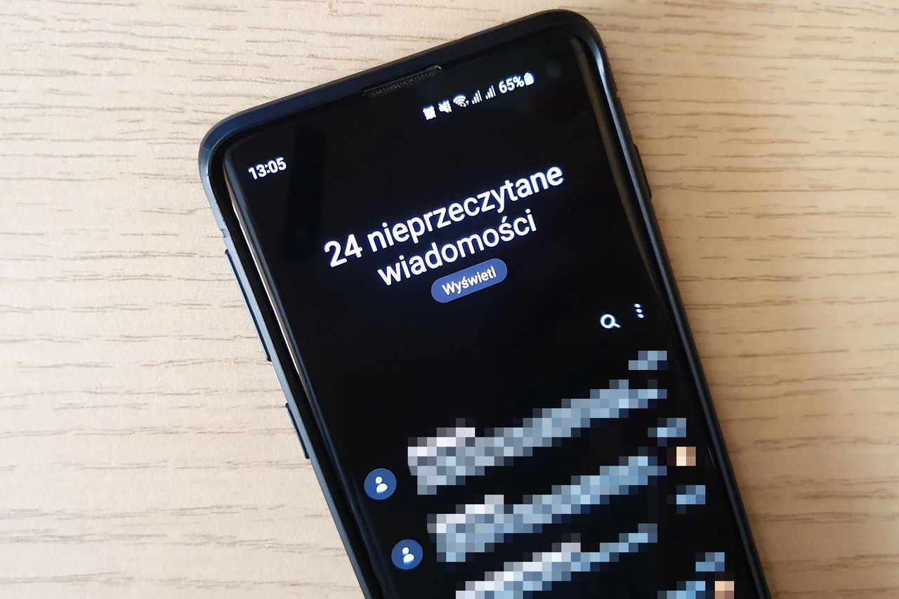 SMS z prośbą o kontakt. Na celowniku Polacy i Niemcy