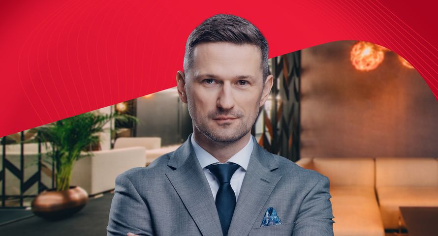 Znany reporter przechodzi z TVN24 do Wirtualnej Polski