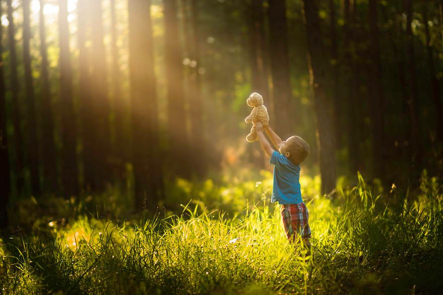 Żona kupiła mężowi aparat, by fotografował ich dzieci. Efekt przerósł jej oczekiwania 11