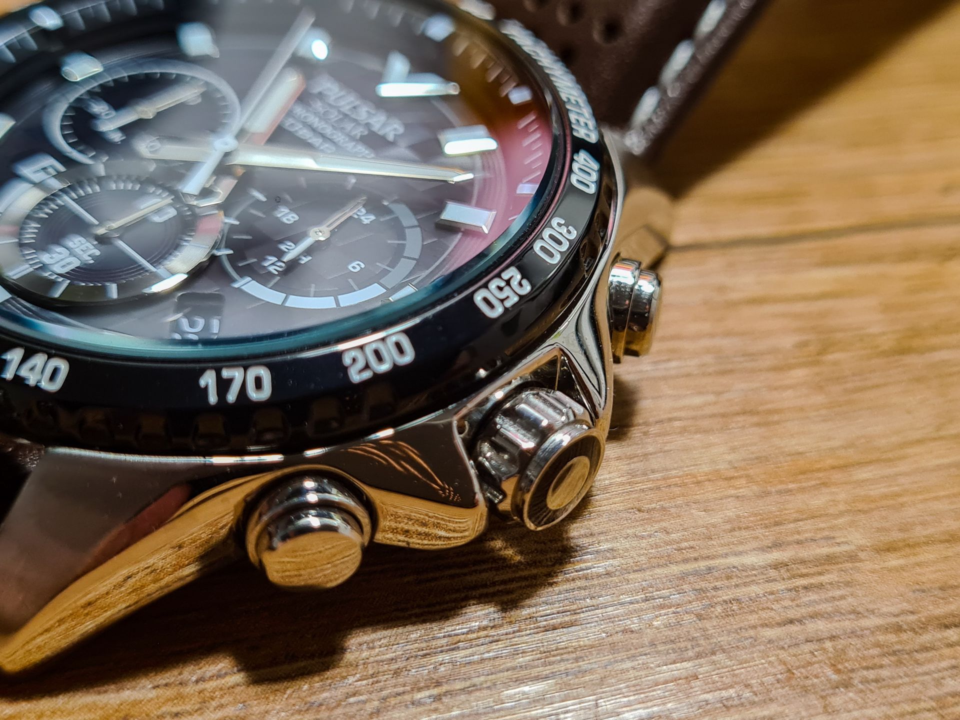 Pulsar Chronograph Solar PZ5109X1: Jak działa mechanizm solarny? 7