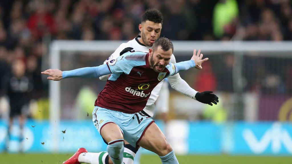 Getty Images / Ian MacNicol / Steven Defour (z przodu) i Alex Oxlade-Chamberlain
