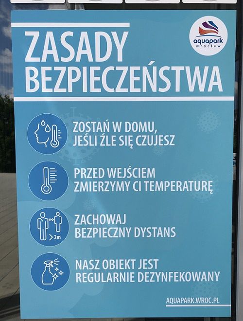 Tablice informacyjne z zasadami bepieczeństwa