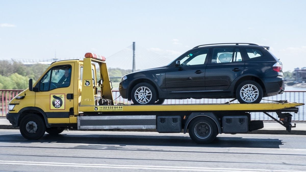 Odstąpienie od umowy sprzedaży samochodu wiąże ze zmianą statusu z właściciela na posiadacza. Auto należy zwrócić poprzedniemu właścicielowi i najlepiej go nie używać.