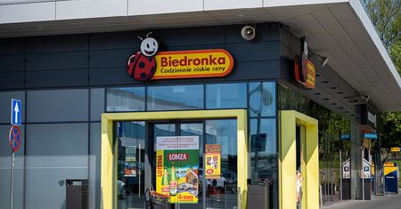 Biedronka daje drugi olej gratis. Masło za 2,49 zł