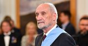 "Wstyd i hańba". Burza po odznaczeniu Macierewicza