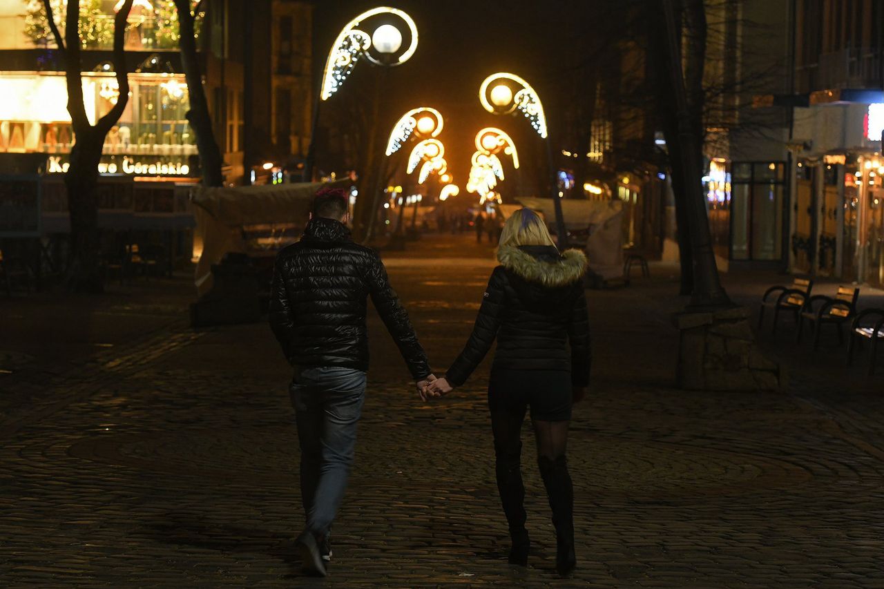 Takiego Sylwestra nie pamiętają najstarsi górale. Fotograf pokazał puste Krupówki