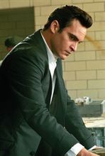 Joaquin Phoenix jako Edgar Allan Poe