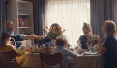 „Dzielmy się tym, co najlepsze” w wielkanocnych reklamach Biedronki (wideo)