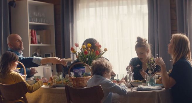 „Dzielmy się tym, co najlepsze” w wielkanocnych reklamach Biedronki (wideo)