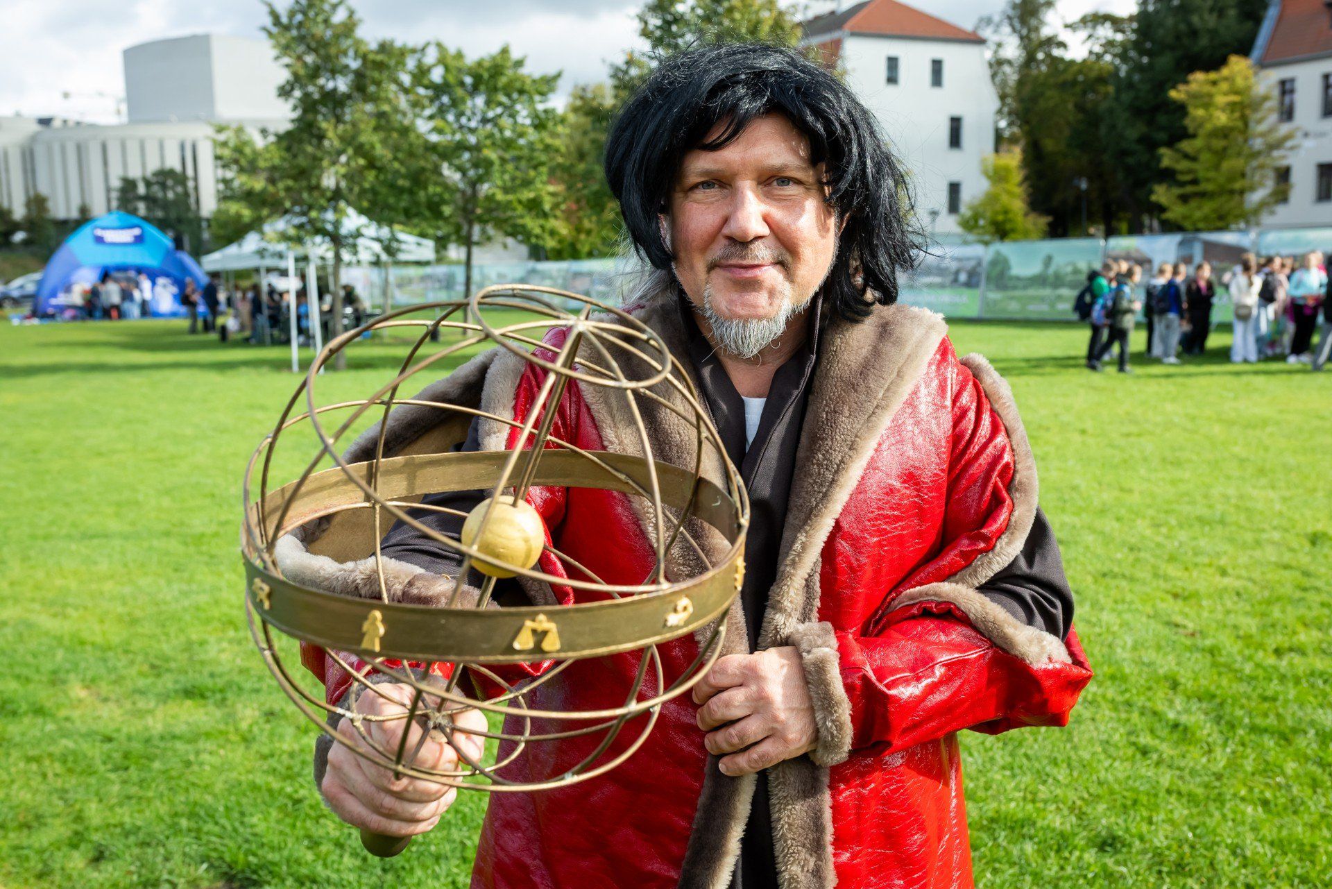 Dla uczniów I Piknik Astronomiczny Astrobaza Bydgoszcz był nie tylko okazją do świetnej zabawy, ale także szansą do zdobycia nowej wiedzy o kosmosie.