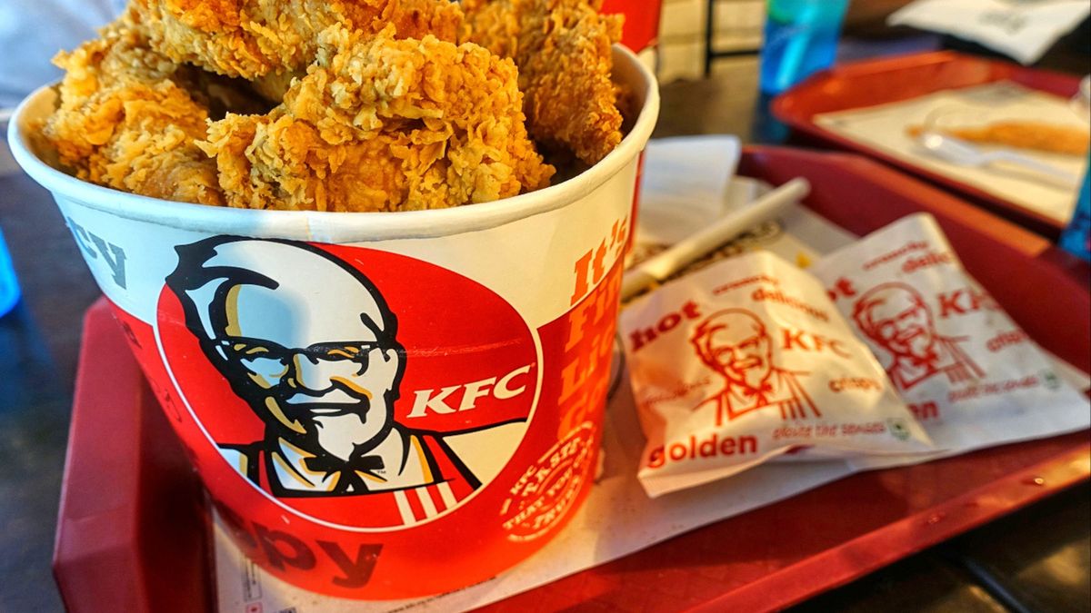 Kontrole w KFC w Czechach. Służby znalazły mięso po terminie