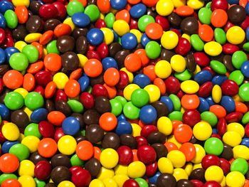 M&M's bez dwóch kolorów. Powód może zadziwić