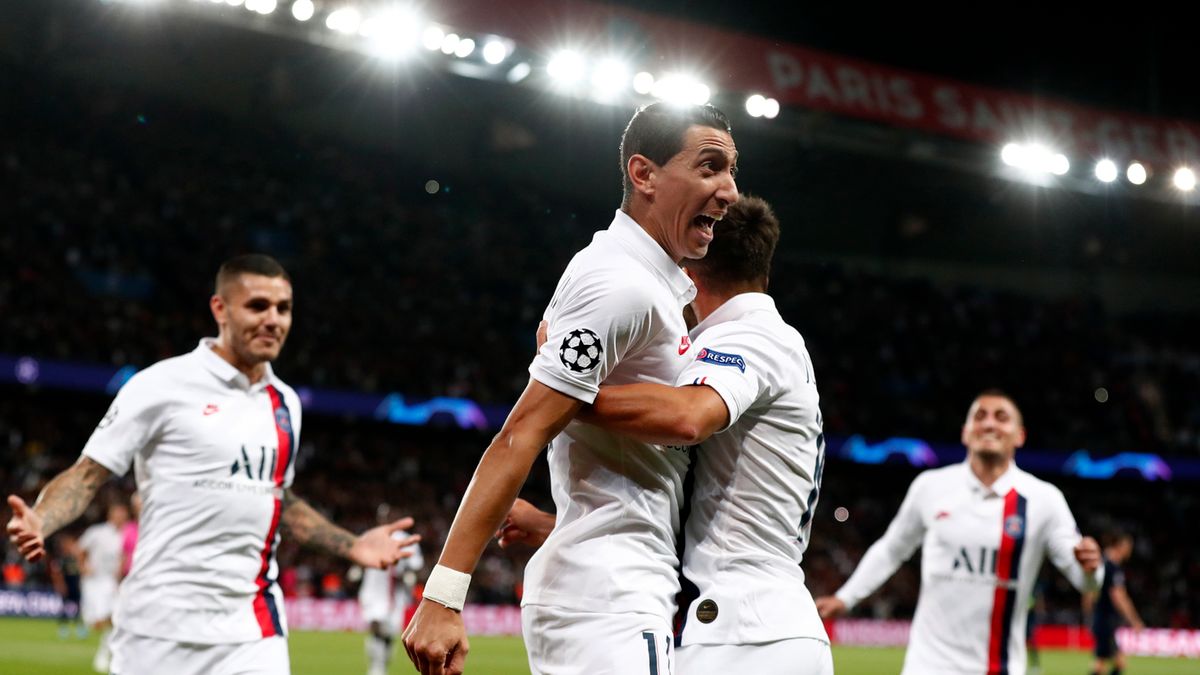 PAP/EPA / IAN LANGSDON / Na zdjęciu: piłkarze Paris Saint Germain. Na pierwszy planie Angel Di Maria