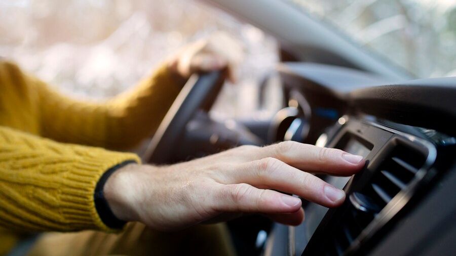 Tak ochłodzisz auto w kilka sekund