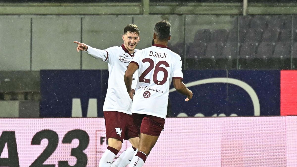 PAP/EPA / CLAUDIO GIOVANNINI / Na zdjęciu: radość piłkarzy Torino FC
