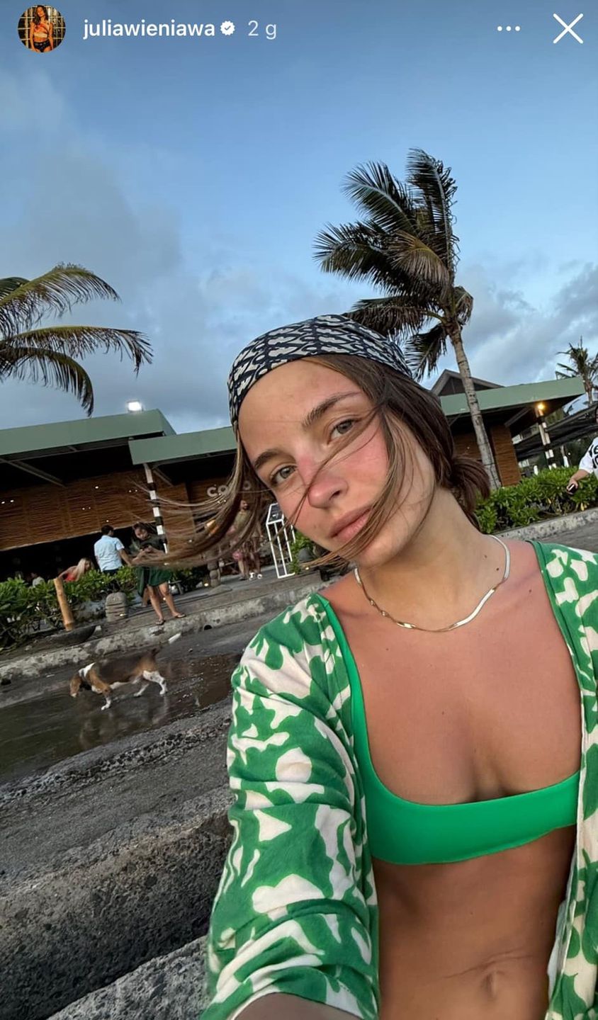 Julia Wieniawa eksponuje sylwetkę w bikini 