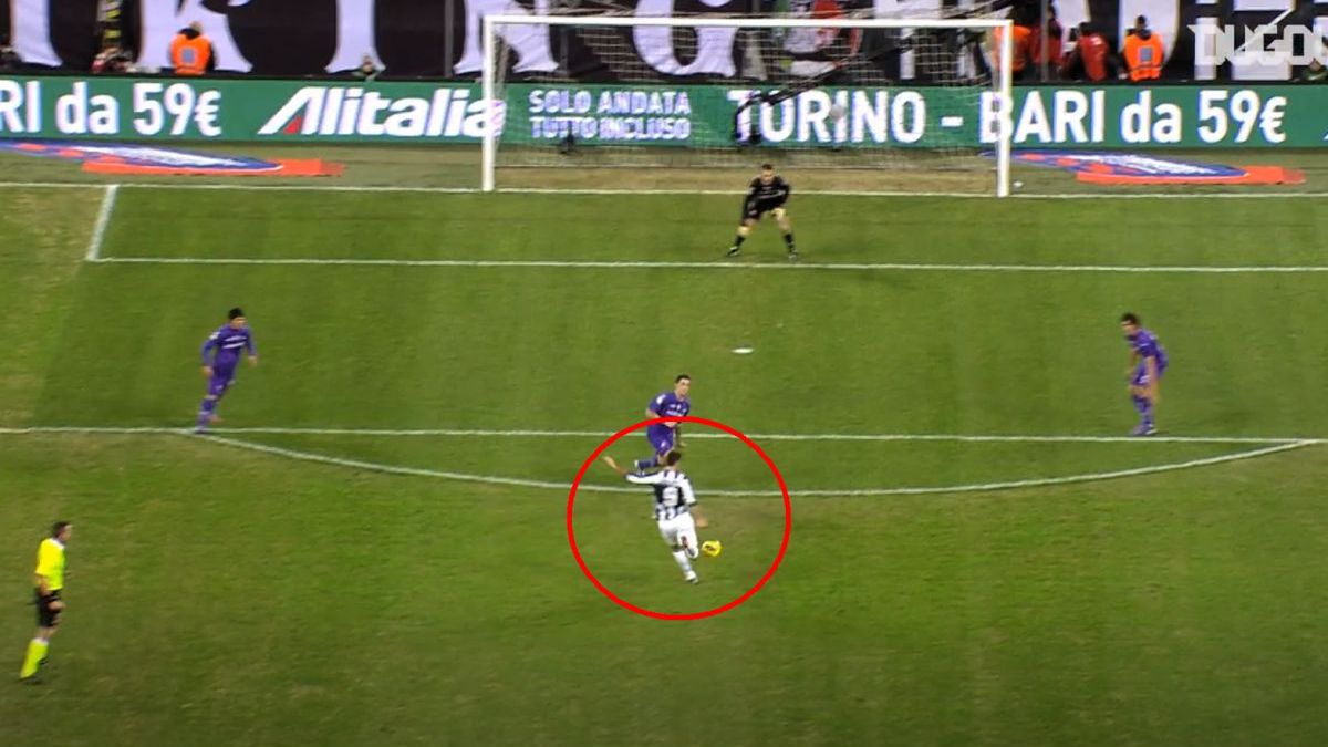 gol Mirko Vucinicia (Juventus) w meczu z Fiorentiną