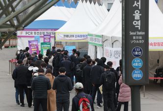 Ludzie, którzy nie złapali COVID-19, "prawdopodobnie nie mają przyjaciół". Burza po kontrowersyjnej wypowiedzi lekarza