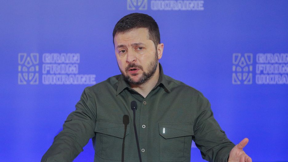 Ukrainian President Volodymyr Zelensky speaks during a joint press conference following a meeting of top EU politicians in Kyiv, Ukraine, 26 November 2022. The top European politicians arrived in Ukraine to take part in the International Summit of Food Security within the framework of the 'Grain from Ukraine' humanitarian program to get food from Ukraine to Africaâ��s poorest countries amid the Russian invasion. EPA/SERGEY DOLZHENKO Dostawca: PAP/EPA.