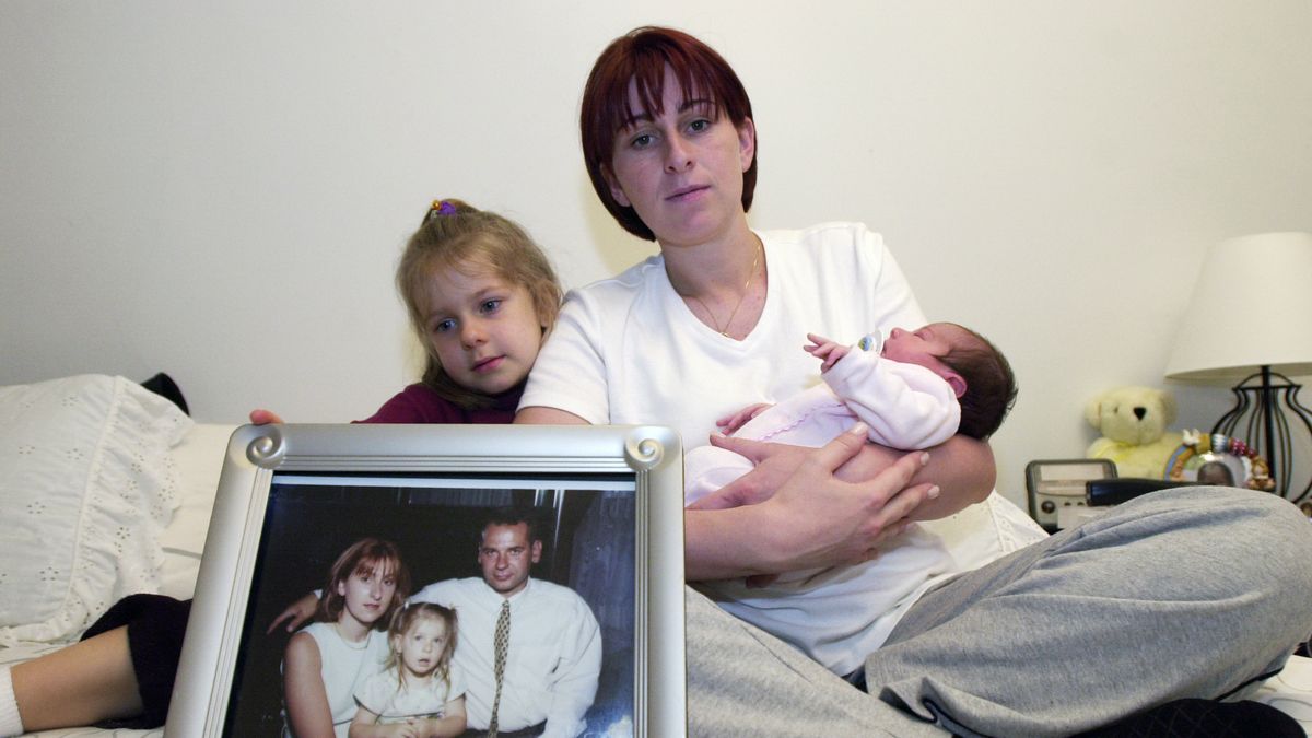 Zdjęcie okładkowe artykułu: Getty Images / Linda Rosier/NY Daily News Archive / Urszula Szurkowska sześć dni po narodzinach Claudii. Obok (z lewej) czteroletnia Alexandra.