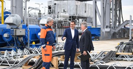 Morawiecki chce zwiększyć wydobycie surowców. "To tworzy dobrobyt"